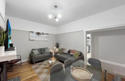 Brighton Apartment | Ground floor apartment, 250 metres to the beach