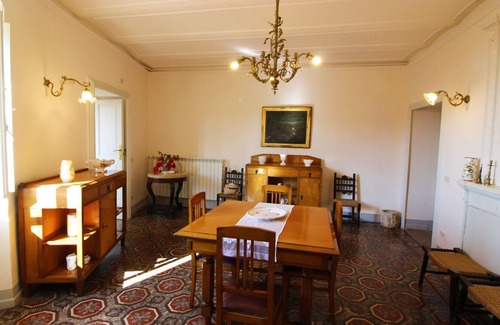 San Feliciano Apartment | Ground-floor appartment in historic building enjoying a splendid view of Lake Trasimeno. Located in