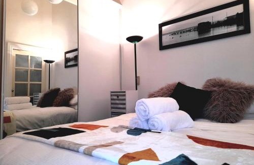 Victor Harbor Apartment | Ground Floor Centrally Located Apt 22 - Smugglers Inn