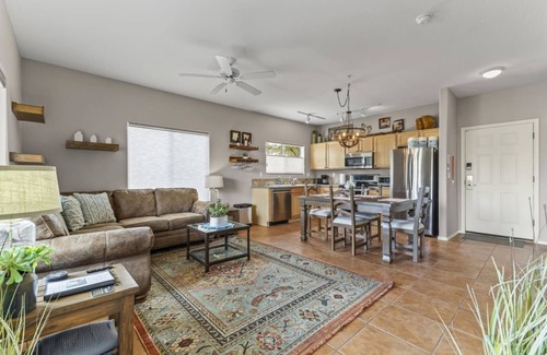 Crystal Ridge Apartment | Ground Floor Condo Near Plaza & Fountain Park w/Pool, Hot Tub & Private Patio