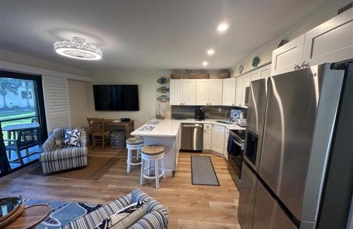 Sanibel Apartment | Ground Floor Condo Steps From The Beach Sanibel Island 3B1