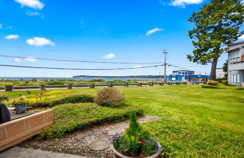 Birch Bay House | Ground Floor front 2 bed condo at Jacobs Landing