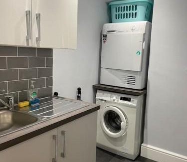 Newark Apartment | Ground floor garden apartment