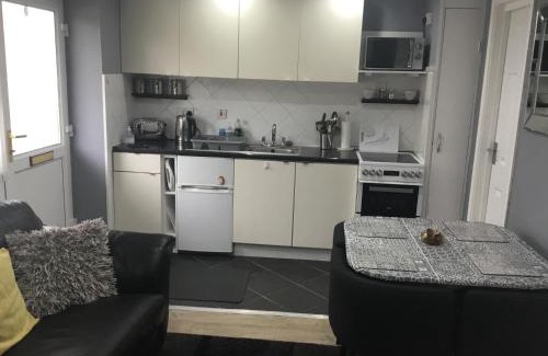 Brean Apartment | Ground Floor Hillview 2 bedroom Apartment