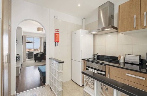 Canico Villa | Ground Floor House in Garajau, Terrace Vila