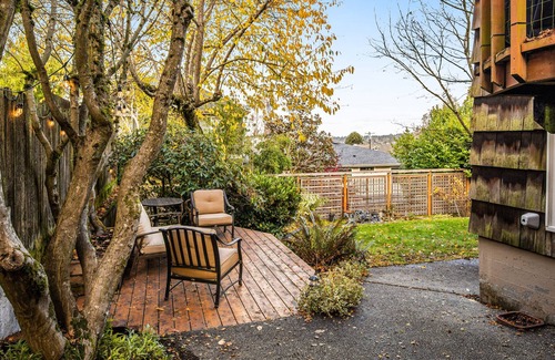 Phinney Ridge House | Ground-floor property with deck, WiFi, and ideal location next to Woodland Park