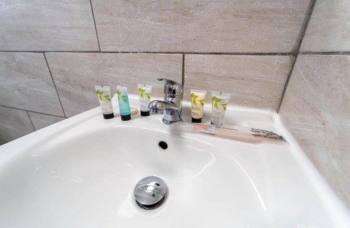 Birmingham Apartment | Ground Floor Studio Close to the City!