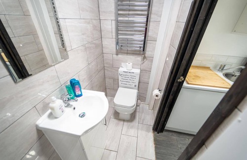 Birmingham Apartment | Ground Floor Studio Close to the City!