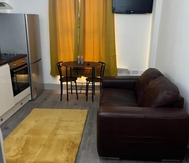 Warrington Apartment | Ground Floor Two Bed Cairo Street