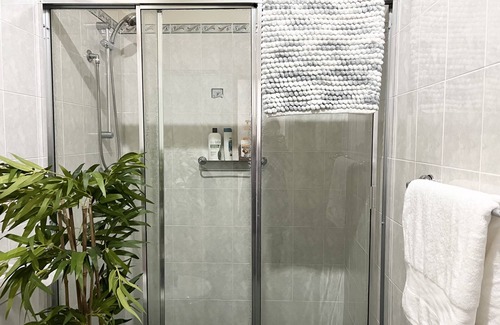 Cherrybrook Apartment | Ground floor Unit underneath a family Home