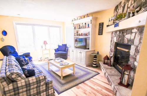 Jacksonport Condo | Ground Level Sand Beach Condo - Only 2 Fall Weekends Still Available!