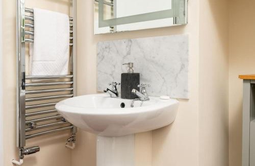 Aldborough Apartment | Ground Wing - Norfolk Cottage Agency