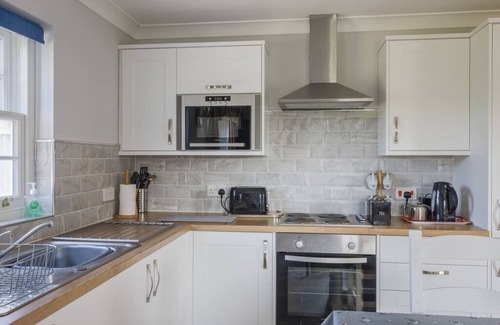 Horncastle House | Group Accommodation for 18, Bainvalley Cottages