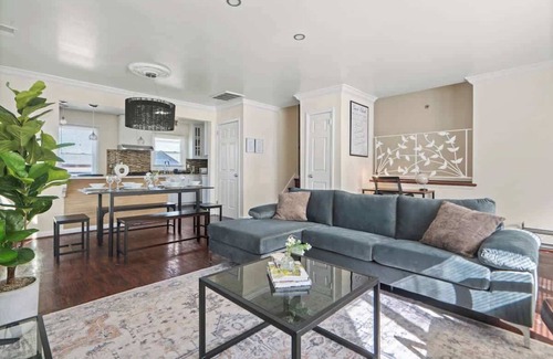 North Bergen House | Group Chic , 25 Mins ->NYC , Free Parking , W/D