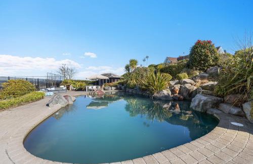 Nukuhau Villa | Group & Family Retreat, Spacious Home, Pool & Spa