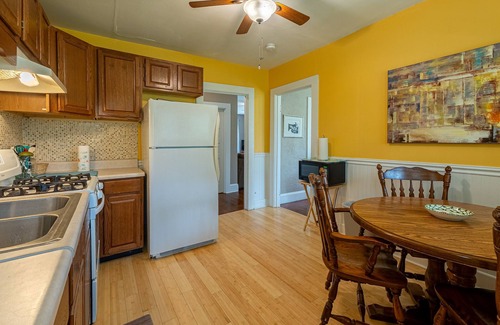 Fayetteville House | Group Friendly 4 BR 6 mi to ACE/4 mi to AOTG/1.4 mi to Downtown Hot Tub