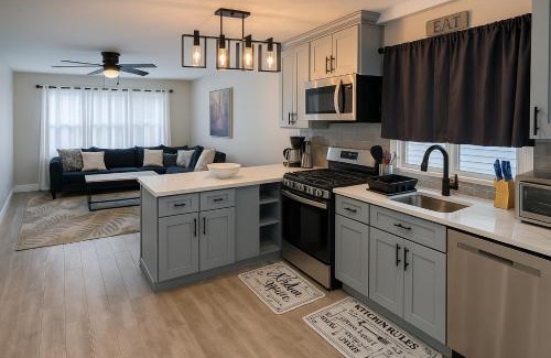 Irvington Apartment | Group-Friendly Luxury 3BR 2 Baths Sleeps 8