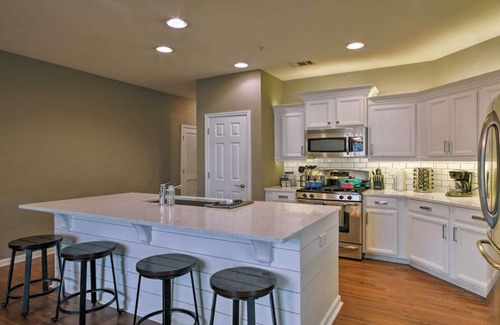 Smyrna Condo | Group Friendly Modern Home Sun trust Park/Atlanta
