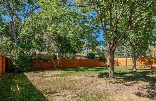 North Alameda House | Group Getaway in Denver- 5 Bedrooms - Bright & Spacious