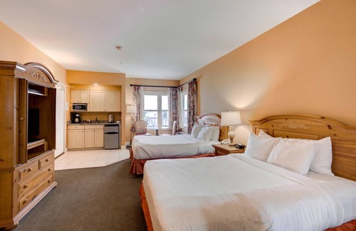 Northeast Virginia Beach Resort | Group Getaway! Perfect for Large Groups! 4 Comfortable Studios, Parking, Fishing