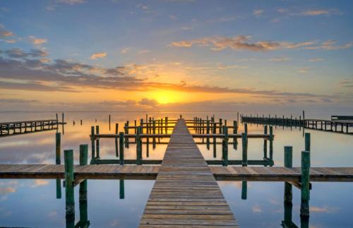 Flour Bluff House | Group Getaway w Pool, Boat Dock 2 Homes Laguna Village Retreat by AvantStay