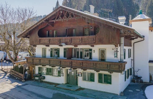 Itter House | Group house with beer garden near well-known ski resort