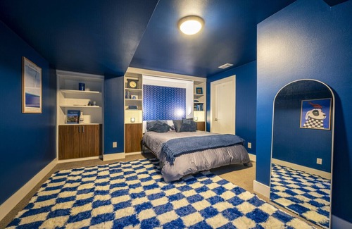 Sloan Lake Apartment | Group Luxury: Heated Pool, Rooftop Spa, Indoor & Outdoor Fire Pits