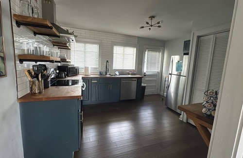 West End House | Group-Ready West End Duplex | Save Big Midweek!