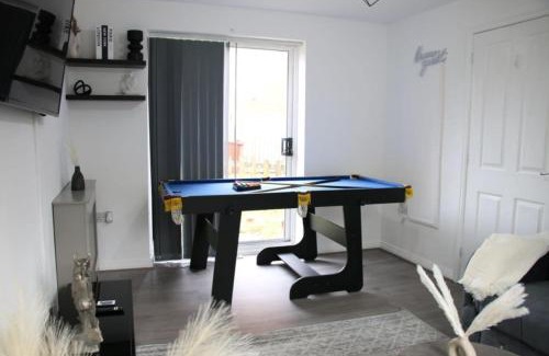 Cheetham Hill House | Group Stay Sleeps 7 Manchester city contractors and family