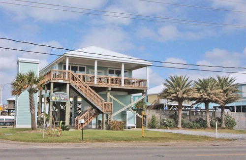 Grand Isle House | Group Therapy - Easy Beach Access - Island Realty