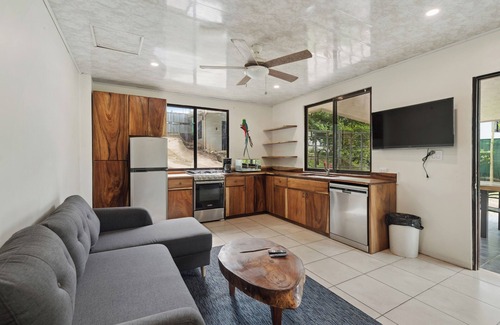 Villarreal House | Groups Stay @ Hummingbird Palace in Two Home