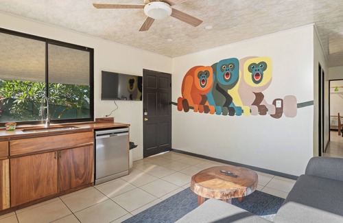Villarreal House | Groups Stay @ Hummingbird Palace in Two Home