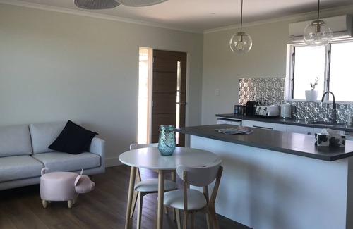 Tatachilla House | Grove and Vine B and B luxury accommodation - McLaren Vale