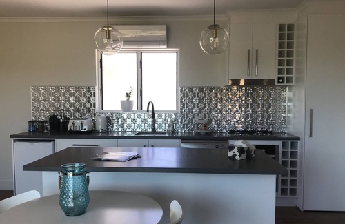 Tatachilla House | Grove and Vine B and B luxury accommodation - McLaren Vale