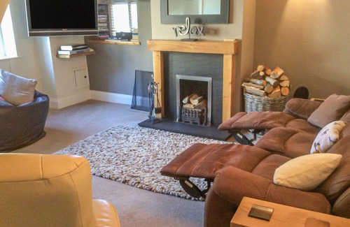 Catton Cottage | GROVE COTTAGE, pet friendly, character holiday cottage in Allendale
