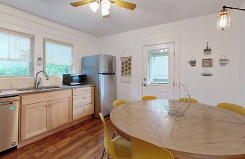 Weaverville House | Grove Cottage w Fire Pit, Walkable to Weaverville