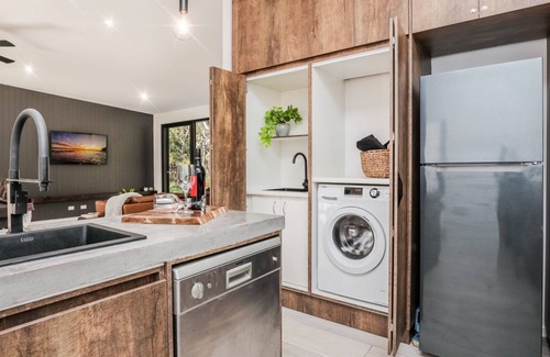 Agnes Water House | GROVE SUNRISE AT 1770 - modern holiday home set amongst natural & peaceful bushland