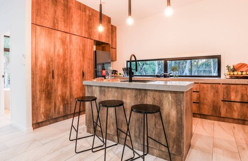 Agnes Water House | GROVE SUNRISE AT 1770 - modern holiday home set amongst natural & peaceful bushland
