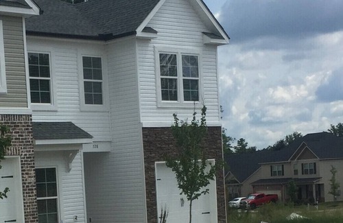 Grovetown House | Grovetown Townhome with Great Location for Masters Week!