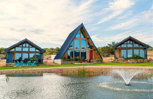 New Braunfels Ski Chalet | Gruene Daze Chalet - Stylish Aframe - Escape the Ordinary