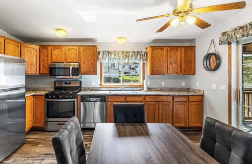 Brill Cabin | Gruenhagen Bay Lodge