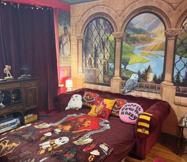 Watford Apartment | Gryffindor Common Room- Warner Bros Studios & London