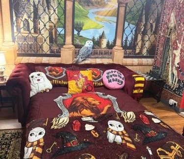 Watford Apartment | Gryffindor Common Room- Warner Bros Studios & London
