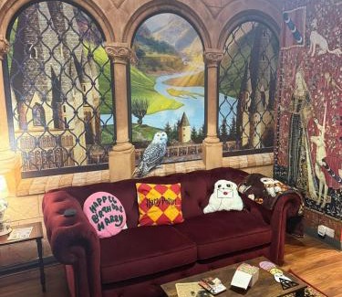 Watford Apartment | Gryffindor Common Room- Warner Bros Studios & London