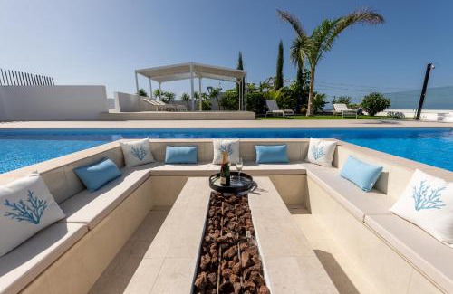 Adeje Villa | GS Luxury Villa Andrea, quiet luxury, sunset with sea views