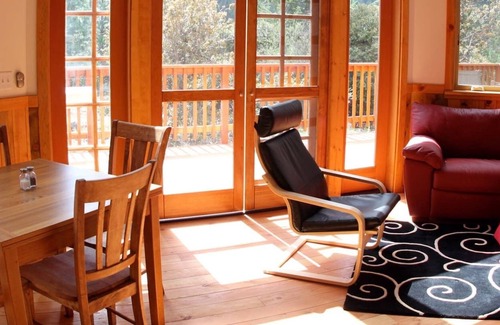 Ashland Cabin | GS Parsnip Lakes 2D~ Jacuzzi Tub~ Kitchen