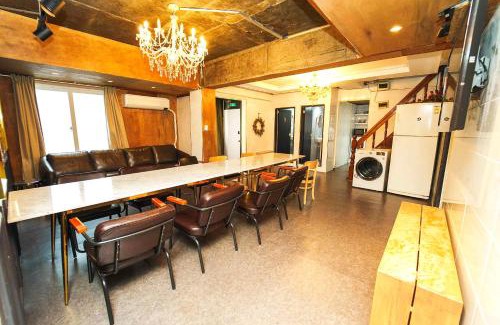 Sinchon-dong Apartment | Gu & Anne House Sinchon