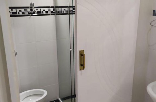 Jardim Vitoria Apartment | Guarujá Enseada - Apto 200m da praia - 02 dorm. Wi-fi + AR + Estacionamento