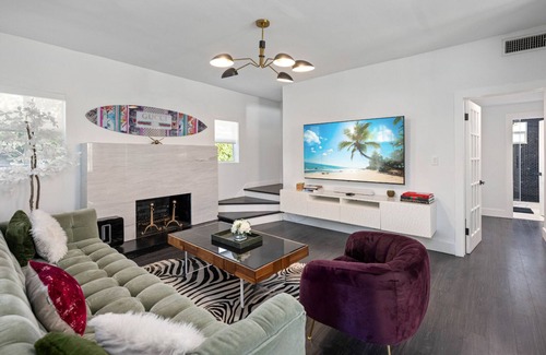 Northeast Miami Villa | Gucci Manor 8BR for 20 guests—Prime Miami Location w/Pool
