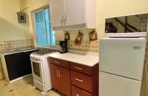 Santa Tecla House | Guess House by American Embasy, El Salvador, Gated community 24/7 security